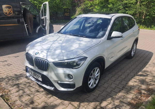 BMW X1 cena 72900 przebieg: 181876, rok produkcji 2017 z Pruszków małe 326